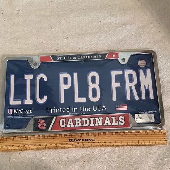 New St Louis Cardinal License Plate Frame MLB Baseball Sports - Picture 2 of 2